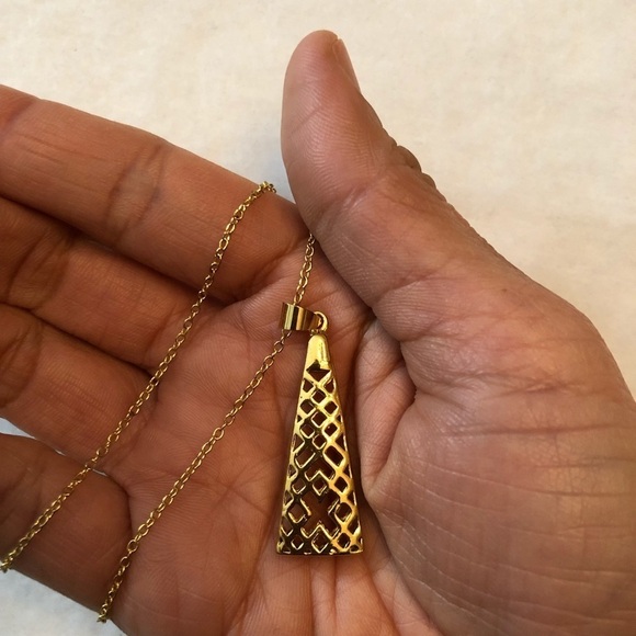 NWOT | Modern Hollow Geometric Pendant & Necklace - Picture 2 of 8